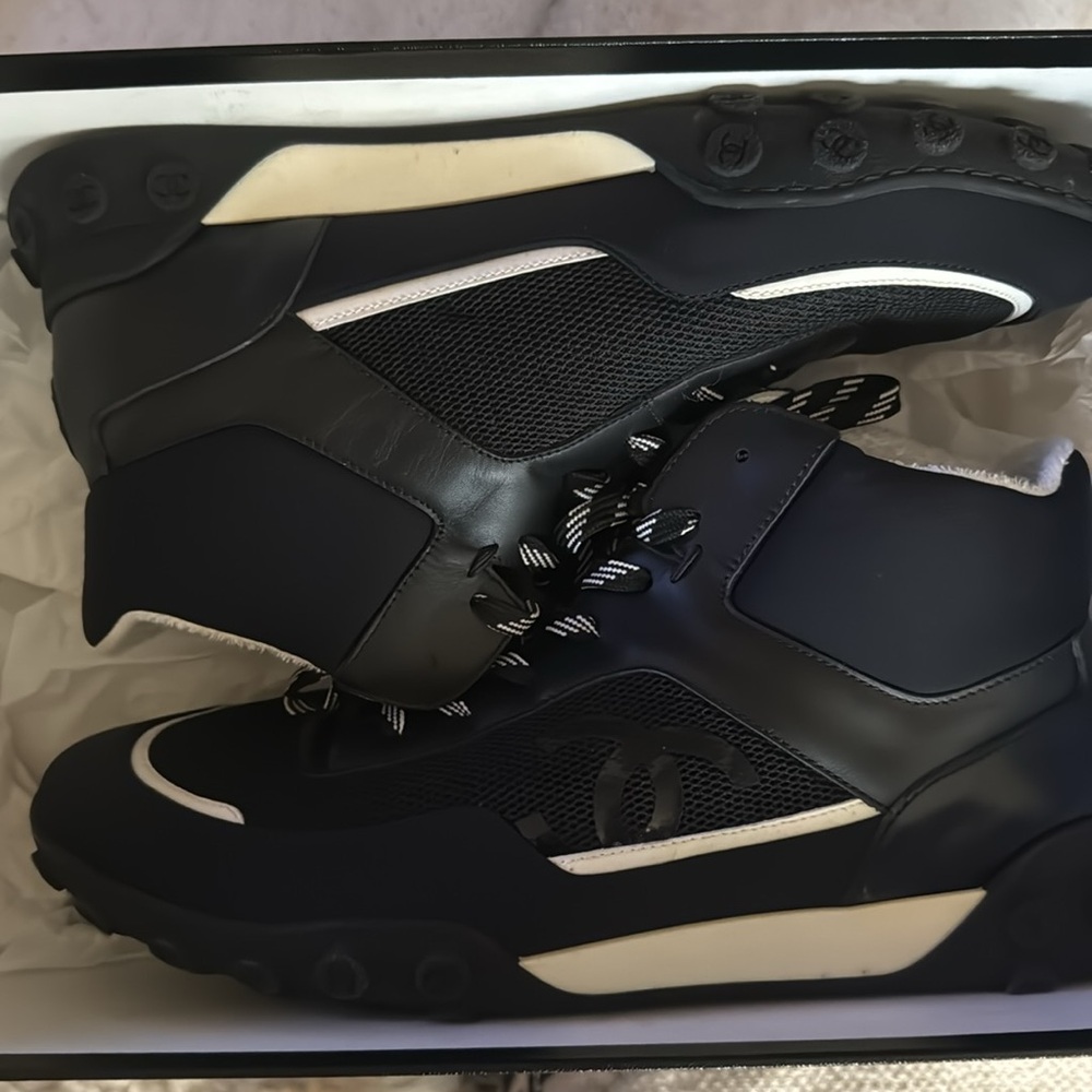 Chanel men’s sneakers G34459Y51526Calfskin/mesh/lycra size 45 Black. - Picture 2 of 10